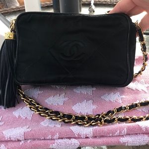 Chanel authentic, camera bag, tassel, chain link